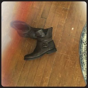 Frye ‘natalie’ engineer boot in charcoal